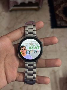 BeatXp evoke neo silver smart watch.