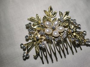 Golden Hair Clip/Broch