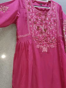 Elegant Pink Embroidered Kurta