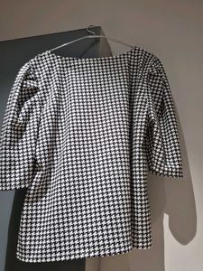 Houndstooth Puff Sleeve Top