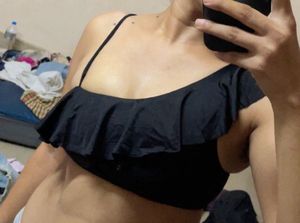 h&amp;m Black One-Shoulder Ruffle Bikini Top
