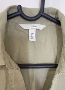 Sleeveless Collared Button-Up Top