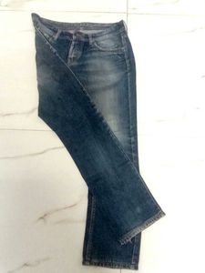 Men's Blue levis Jeans Size-32 No return/No refund