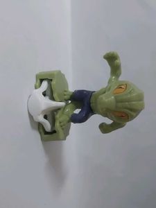 kinder joy - spiderman&amp; Alien action figure