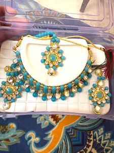 Beautiful Turquoise & Crystal Jewellery Set
