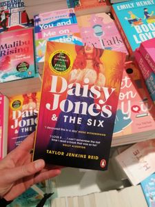 Daisy Jones And The Six By Taylor Jenkins Reid