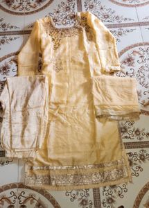 💛 golden yellow embroidery design suit with inner