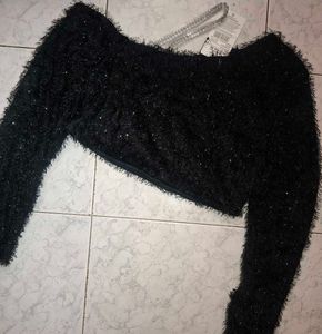 ✨️Black Fuzzy One-Shoulder Crop Top✨️