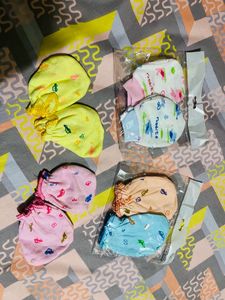 Set Of 6 Baby Mittens & 2 Socks