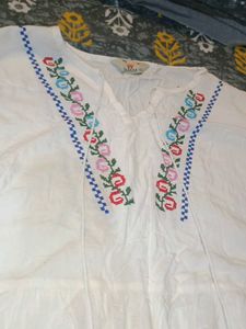 Embroidered White Cotton Kurta