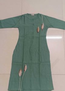 Elegant Green Embroidered Kurta