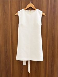 white bow top