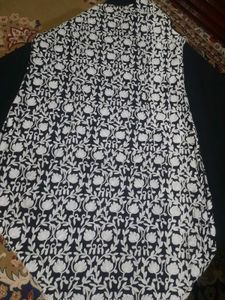 Elegant Black &amp; White Embroidered Kurti