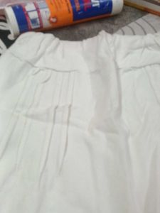 Comfortable White capree