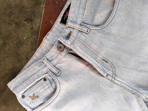 AE Light Wash Denim Jeans