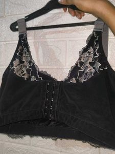 Lace Trimmed Full Coverage padded Bra