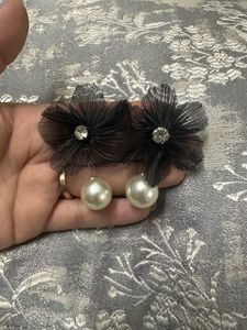 Floral Black Pearl Earrings