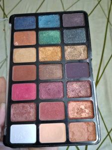 20 Color Eyeshadow Palette