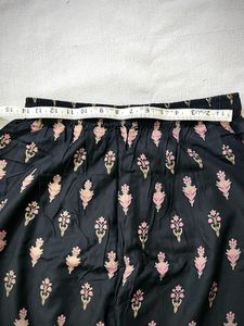 Elegant Black Floral Print Palazzos