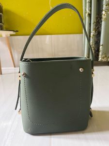 Chic Green Bucket Handbag