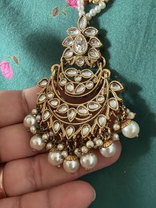 Elegant Pearl &amp; Kundan Maang Tikka