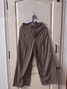 Stylish Wide-Leg Trousers