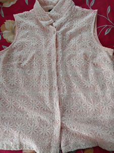 Chic Lace Sleeveless Blouse