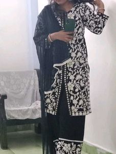 Embroidered Kurta Set with Mirror Work