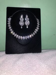 Shiny Silver Necklace Set