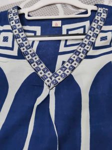 Stylish Blue &amp; White Ethnic Kurta