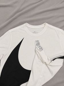 Nike Swoosh T-Shirt