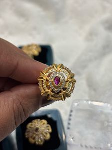 Elegant Gold Ring with Ruby and Diamonds