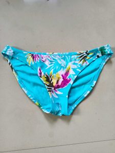 Bikini Set Size M Beachwear For Resort &amp; Travel🧳