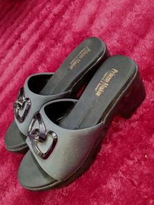 Princess Muskan Stylish Black Slip-On Sandals ₹399
