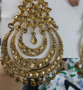 Earings For Women's. Like New. Good Condition