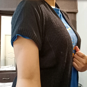 Black half sleeve shrug