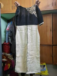 Eye Catching Top with Centre Cut