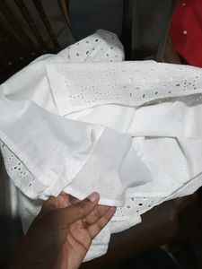 NEW WITH TAG !! White Top Weavllite Brand