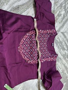 Elegant Purple Embroidered Kurta