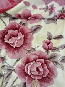 Cozy Floral Blanket 7"6 fit king size new