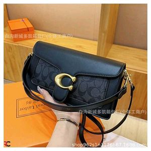 *COACH**TABBY 25 SIGNATURE SHOULDER BAG*
