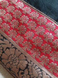 Exquisite Handcrafted Black &amp; Red Clutch