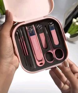 High Grade Stainless Steel Manicure Kit