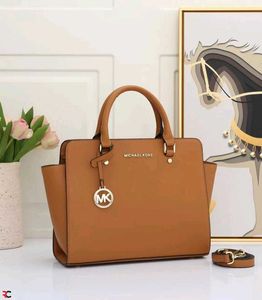 LATEST MICHAEL KORS SELMA MEDIUM SATCHEL HANDBAG*