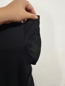 Uniqlo Black Ruffle Sleeve Top