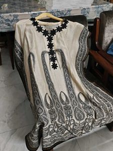 Elegant Paisley Print kaftan Kurta with Black Neck