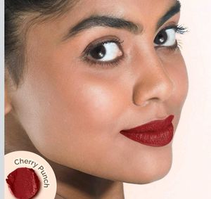 💜 Mamaearth Moisture Matte Longstay Lipstick - Sh
