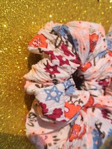 Orange Floral Scrunchies Set