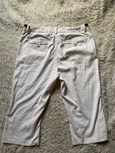 Y2K Chic White Capris