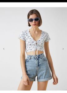 Floral Lace-Up Cropped Top